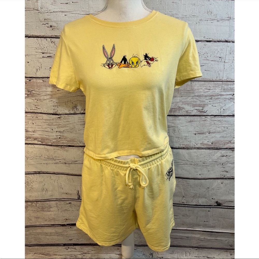 LOONEY TUNES Short Set Embroidered Yellow
-Large